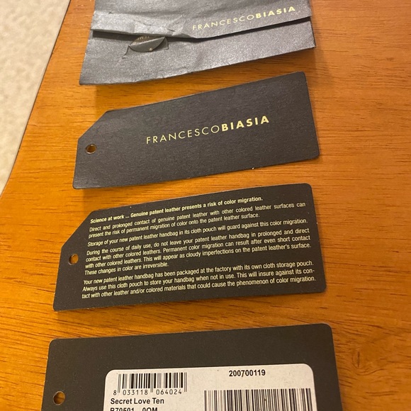 Francesco Biasia Patent Leather Handbag with duster and tags (not attached) - Picture 14 of 16